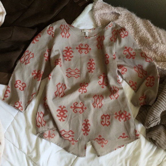 Gianni Bini• Rustic Print Design Top - Picture 2 of 8